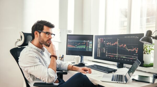 متى يبدا تداول الاسهم العوامل المؤثرة على سعر السهم